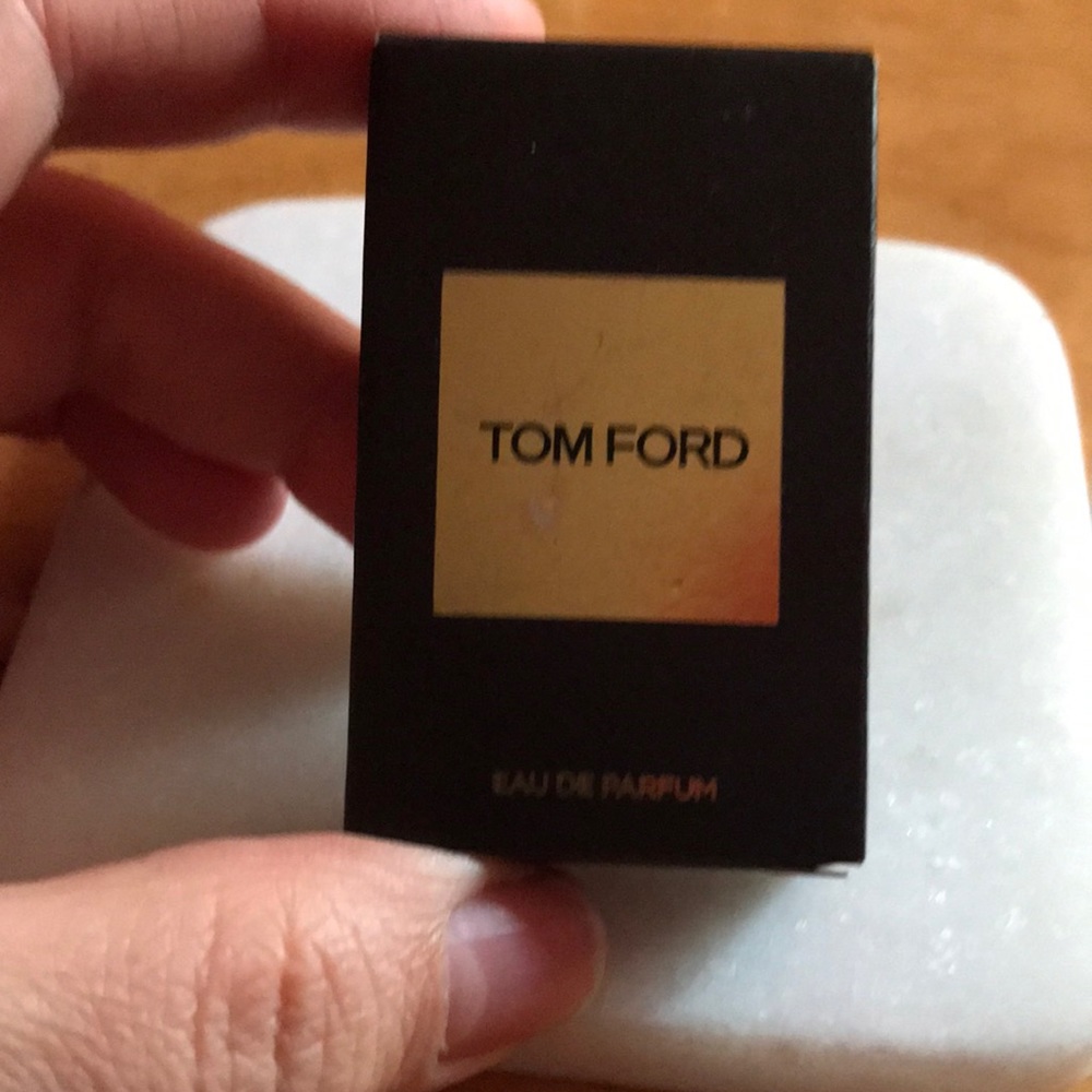 2 Tom Ford Private Blend OUD Wood Intense Samples